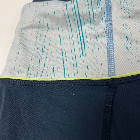 Lululemon Women’s Ruched Side Athletic Leggings with Side Pockets Size 4 - Picture 3 of 10